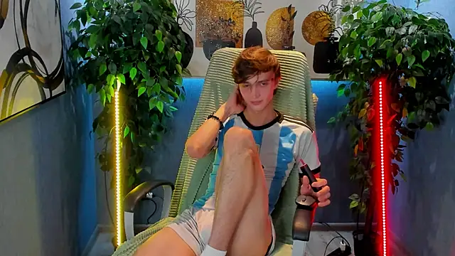 John Weasley online show from December 2025 12:56:01 PM