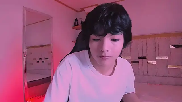 AllanYong18 online show from March 2025 09:54:02 AM