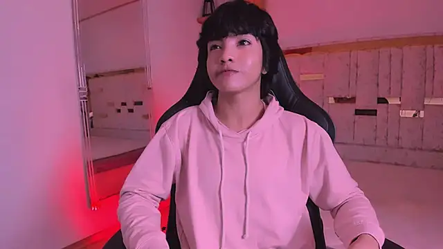 AllanYong18 online show from March 2025 02:32:01 AM