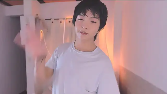 AllanYong18 online show from September 2025 06:35:01 AM