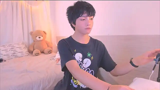 AllanYong18 online show from November 2025 04:22:02 AM