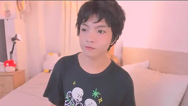 AllanYong18 online show from February 2026 07:13:01 AM