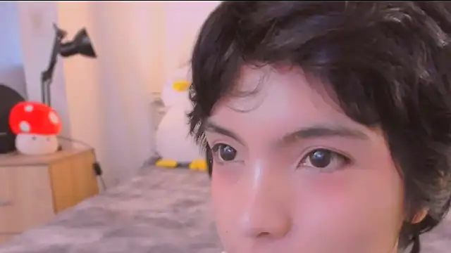 AllanYong18 online show from March 2026 12:21:01 PM