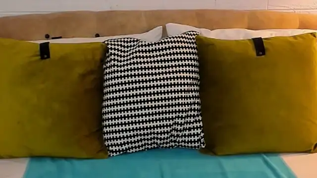 SarahGrays online show from December 2025 08:10:01 AM