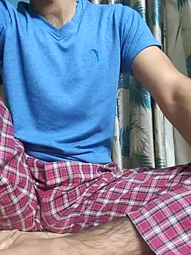 TOPMOON001 online show from April 2026 07:32:01 PM