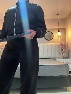 chelsea bolton  online show from April 2026 12:23:01 PM