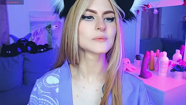 Emily  Mooree online show from February 2025 07:15:01 AM