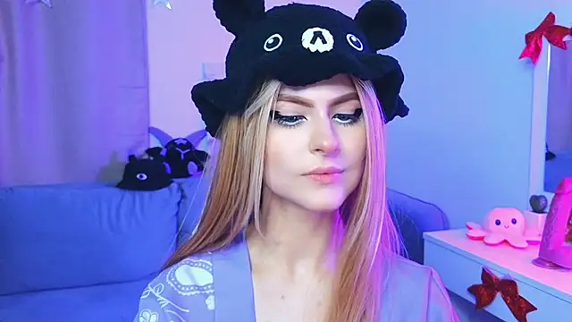 Emily  Mooree online show from February 2025 07:23:01 AM