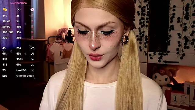 Emily  Mooree online show from October 2025 07:17:02 AM