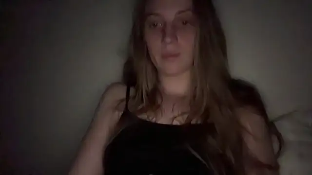 Snapshot of Ella-82 chatting on February 2025 03:09:02 AM Ella-82 online show from February 2025 03:09:02 AM