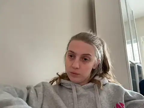 Snapshot of Ella-82 chatting on February 2025 07:47:02 PM Ella-82 online show from February 2025 07:47:02 PM