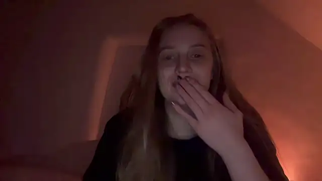 Snapshot of Ella-82 chatting on November 2025 08:30:01 PM Ella-82 online show from November 2025 08:30:01 PM