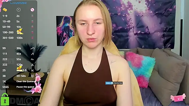 Snapshot of BeautyBlondy chatting on May 2026 12:32:01 PM BeautyBlondy online show from May 2026 12:32:01 PM