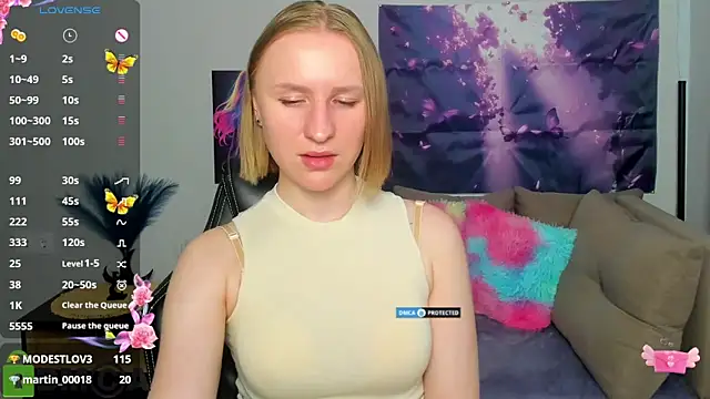 Snapshot of BeautyBlondy chatting on May 2026 04:04:02 PM BeautyBlondy online show from May 2026 04:04:02 PM