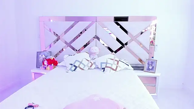 trissha xk1 online show from April 2026 01:17:02 PM