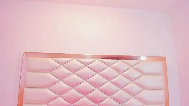 Snapshot of MiaQueen021 chatting on March 2025 12:34:01 PM MiaQueen021 online show from March 2025 12:34:01 PM