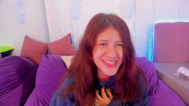 Snapshot of MiaQueen021 chatting on October 2025 02:34:01 PM MiaQueen021 online show from October 2025 02:34:01 PM