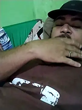 Snapshot of safado0027 chatting on December 2025 08:46:01 PM safado0027 online show from December 2025 08:46:01 PM