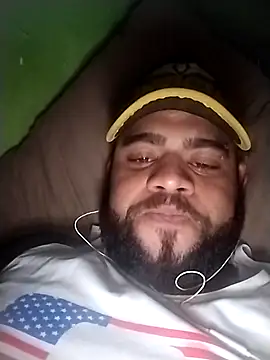 Snapshot of safado0027 chatting on April 2026 04:04:02 AM safado0027 online show from April 2026 04:04:02 AM