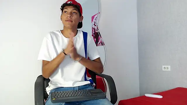 kyam adams online show from February 2025 08:13:02 PM