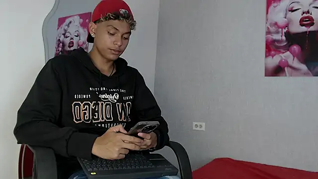 kyam adams online show from February 2025 08:21:01 PM