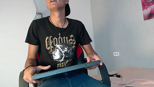 kyam adams online show from February 2025 07:21:01 PM