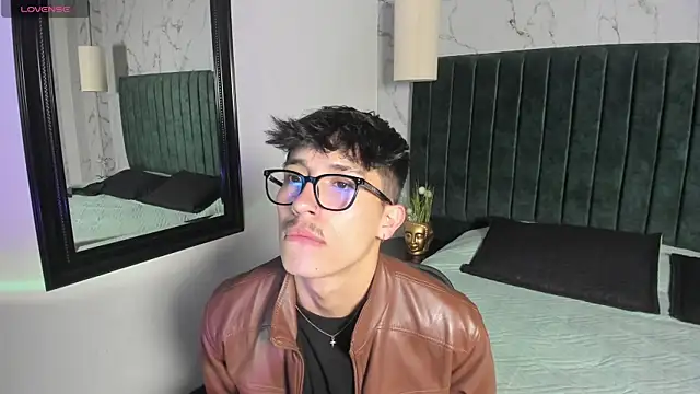 Snapshot of tim__fox chatting on March 2026 11:28:02 AM tim fox online show from March 2026 11:28:02 AM