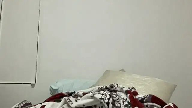 LunaBeya online show from November 2025 02:02:02 AM