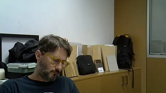 Snapshot of Cellino4 chatting on October 2025 04:02:01 PM Cellino4 online show from October 2025 04:02:01 PM