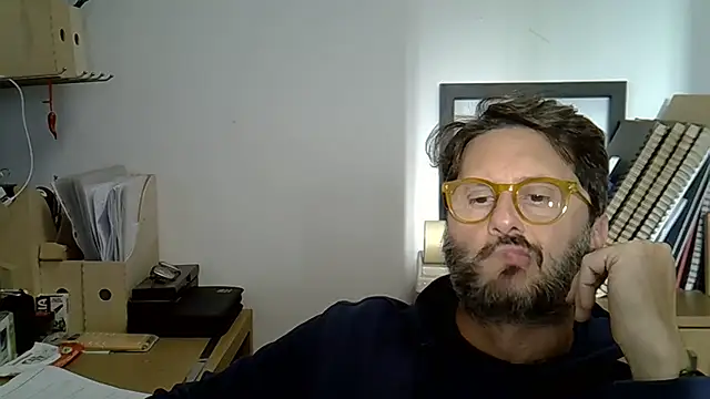 Snapshot of Cellino4 chatting on October 2025 03:31:02 PM Cellino4 online show from October 2025 03:31:02 PM