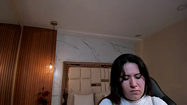 zoes milee online show from March 2026 11:44:02 AM