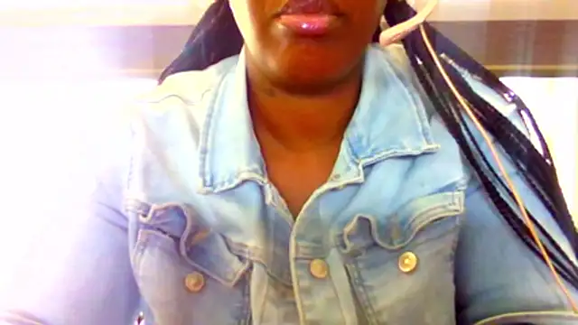 chocolatechipkukky85 online show from April 2026 07:32:01 PM