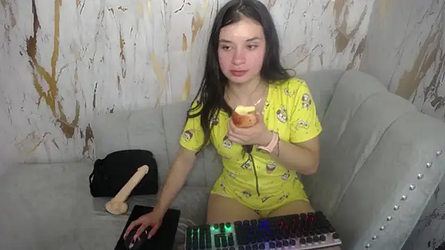 Snapshot of Sarita_v_ chatting on February 2025 03:59:02 PM Sarita v online show from February 2025 03:59:02 PM