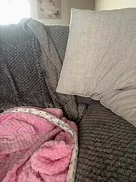 Snapshot of VioletxBlue chatting on February 2026 12:37:01 PM VioletxBlue online show from February 2026 12:37:01 PM