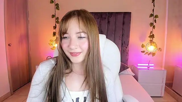Snapshot of Dahlia_Rousse chatting on September 2025 06:46:01 AM Dahlia Rousse online show from September 2025 06:46:01 AM