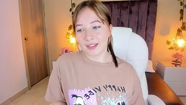 Snapshot of Dahlia_Rousse chatting on September 2025 03:50:02 PM Dahlia Rousse online show from September 2025 03:50:02 PM