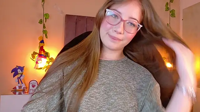 Snapshot of Dahlia_Rousse chatting on June 2026 06:12:01 AM Dahlia Rousse online show from June 2026 06:12:01 AM