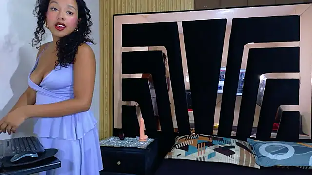 SolEvanss online show from October 2025 02:04:01 PM