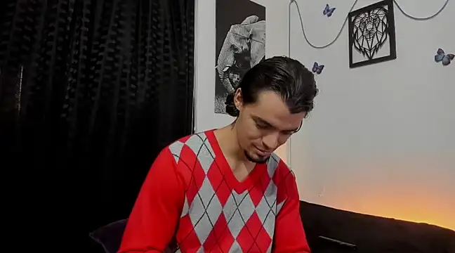 Snapshot of maxi_styles chatting on February 2025 02:48:02 PM maxi styles online show from February 2025 02:48:02 PM