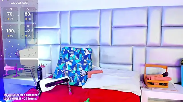 LovelyNickii online show from October 2025 12:52:02 PM