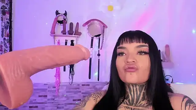 amyswallow7 online show from February 2026 01:16:01 PM