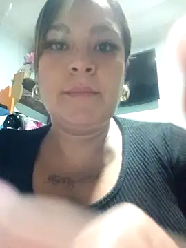 Elise-Leyton online show from April 2026 01:39:01 AM