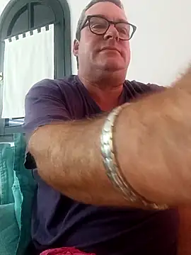 Snapshot of MountJohnXL chatting on February 2026 01:54:01 AM MountJohnXL online show from February 2026 01:54:01 AM