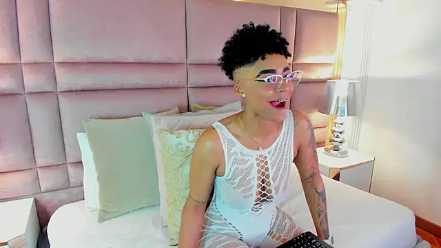 LuciaWallace online show from September 2025 03:33:02 AM