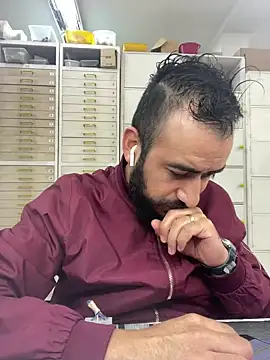 Snapshot of leonardohot1987 chatting on February 2025 05:47:02 PM leonardohot1987 online show from February 2025 05:47:02 PM