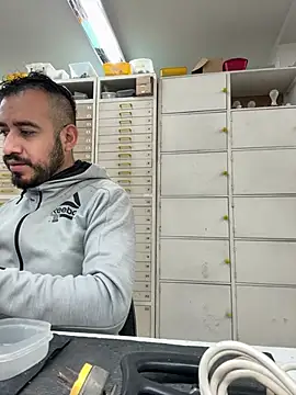 Snapshot of leonardohot1987 chatting on March 2025 03:28:02 PM leonardohot1987 online show from March 2025 03:28:02 PM