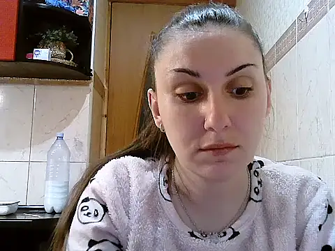 Yuliia30 online show from April 2026 07:58:02 PM