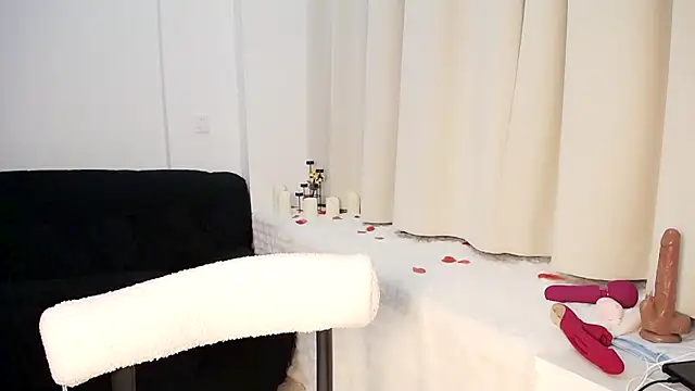 Hey-Cute online show from January 2025 12:54:01 PM