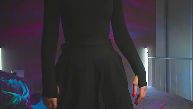 milasmiu online show from February 2025 07:02:01 PM