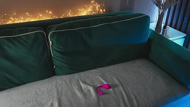 milasmiu online show from February 2025 07:09:01 PM